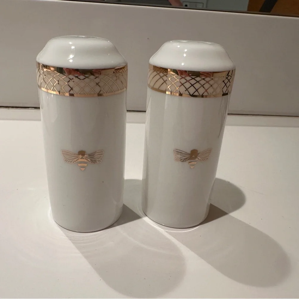 NEW Bumblebee Golden Anniversary Mary Kay Salt & Pepper Shakers 50th 1963 2013‎